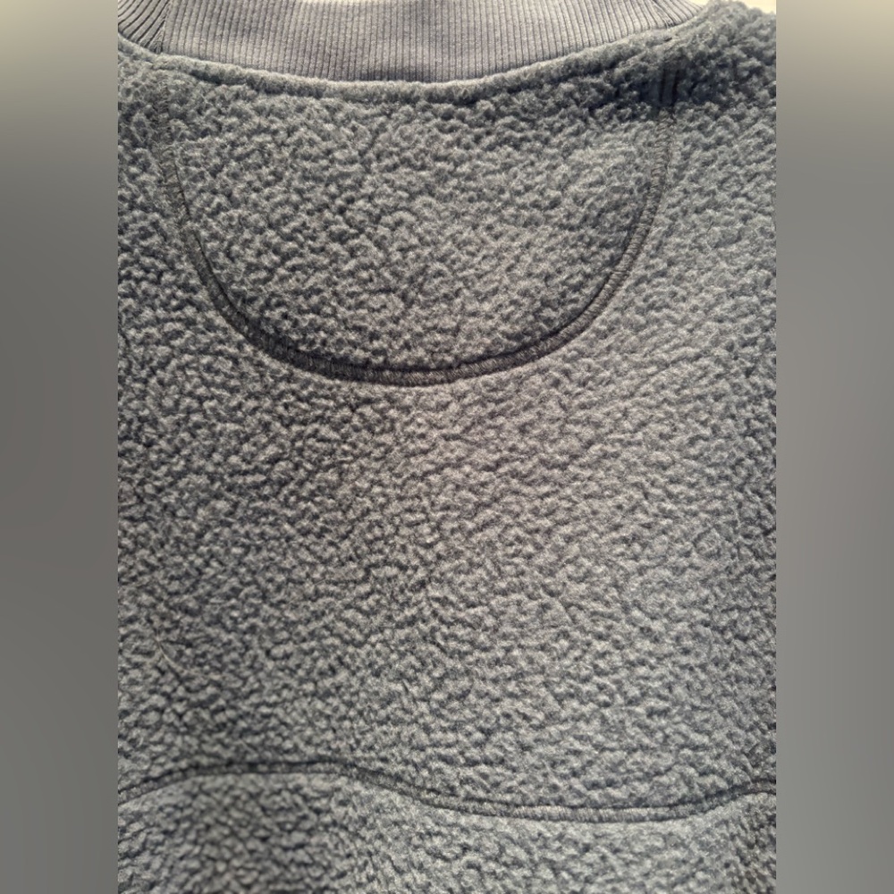 Everlane The ReNew Teddy Oversized Crew Blue Base - Size M - Picture 4 of 6